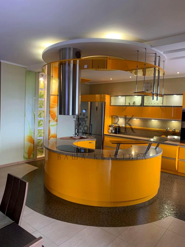 Panoramic 5-Room Apartment with Dnipro River View in Oazys Complex