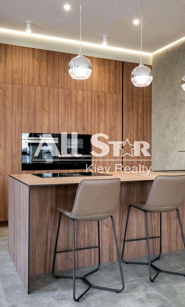 Luxury Penthouse in Chicago Central House, Goloseevsky District, Kyiv
