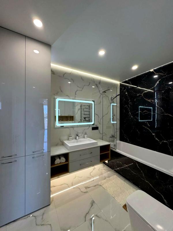 Premium One-Bedroom Apartment in Parус Premium Complex