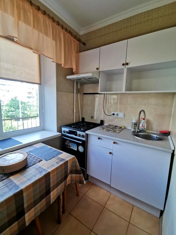 1-bedroom apartment near Obolon metro, well-furnished with amenities