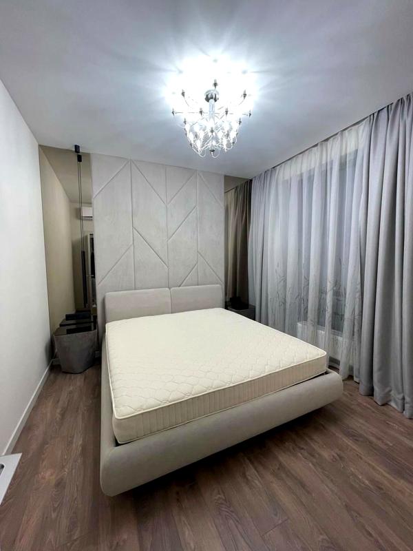 3-Room Apartment in Geneva Complex with Designer Interior