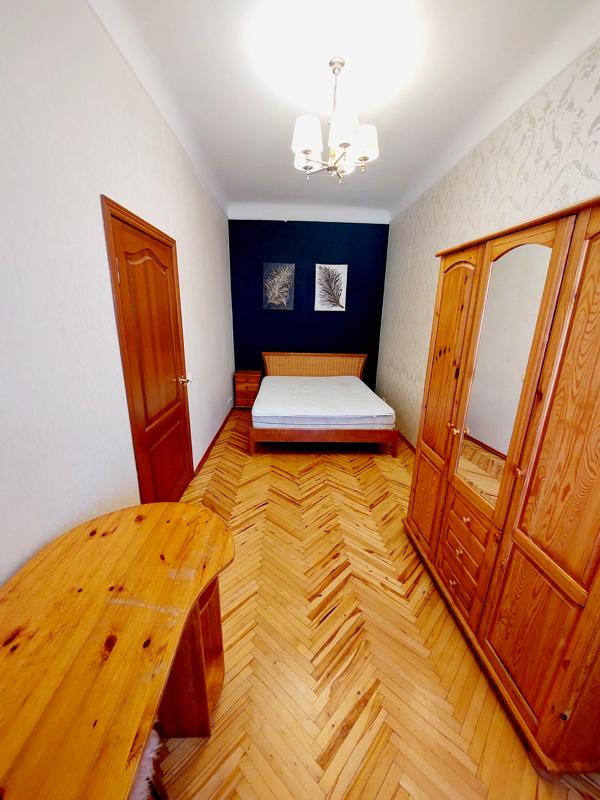 2-Room Apartment in Kyiv City Center, Near Maidan Nezalezhnosti Metro