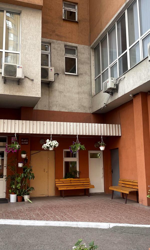 Spacious 2-room apartment near Poznyaki metro with great view