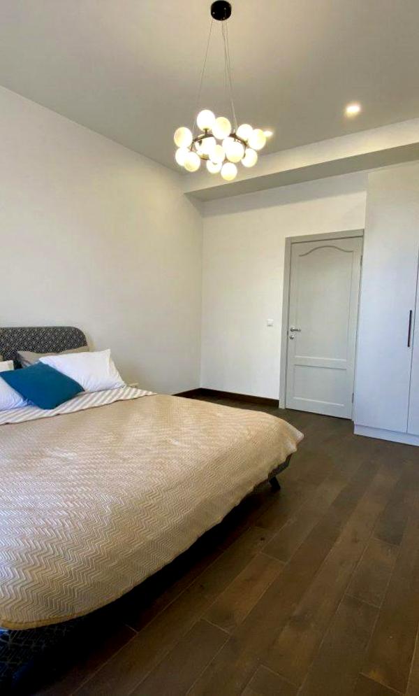 Historic Center Kyiv Apartment - Quiet Street Near Embassies