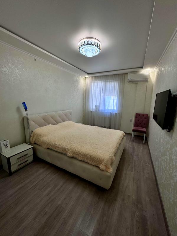 Two separate rooms in new Kontinient Complex, Odessa