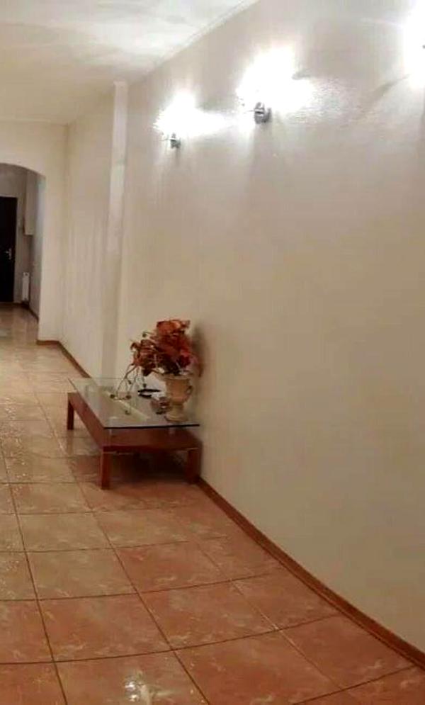 Spacious 3-bedroom apartment near the sea with euro renovation