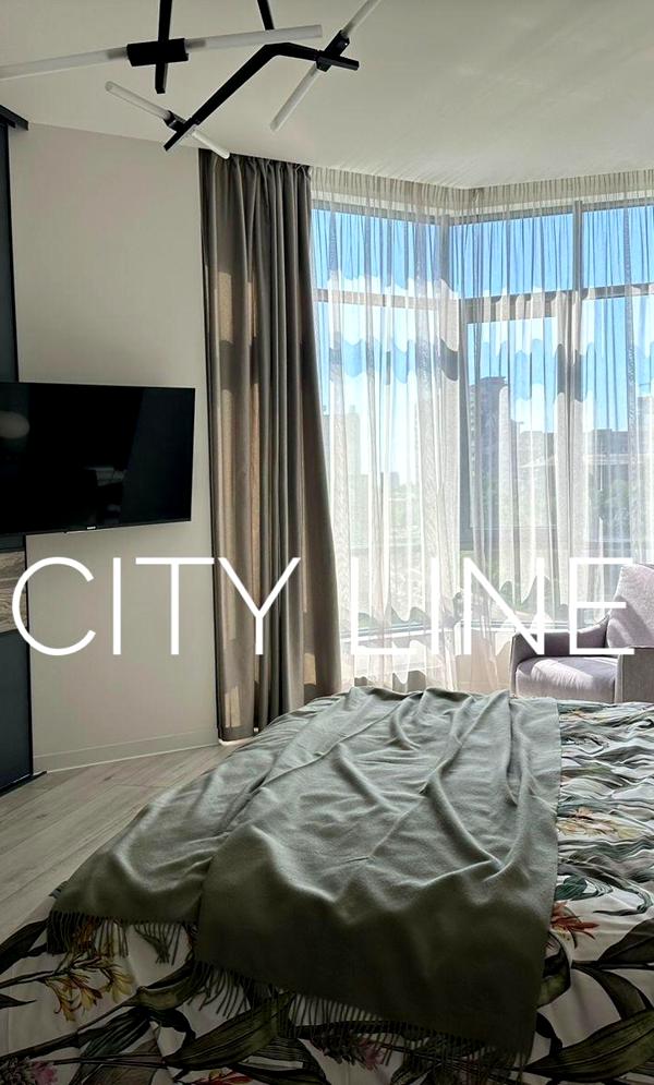 Spacious 3-bedroom apartment in PecherSky complex