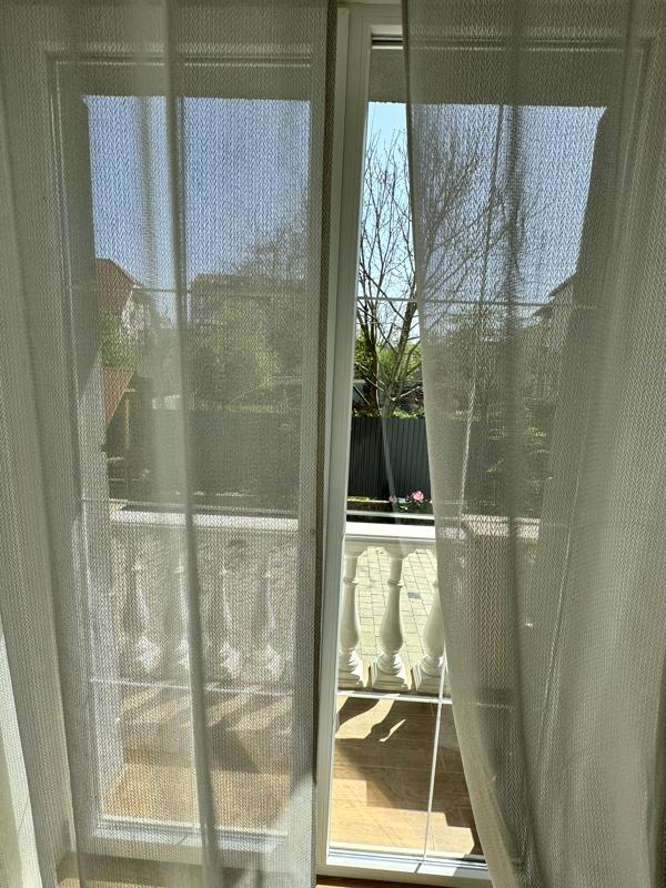 2-Room Apartment Near City Center with Spacious Rooms