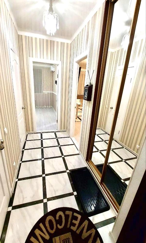 1-Room Apartment with Studio Kitchen on Basseinaya Street