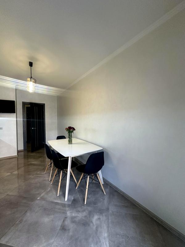 Modern 2-Room Apartment with Terrace in Avalon Complex