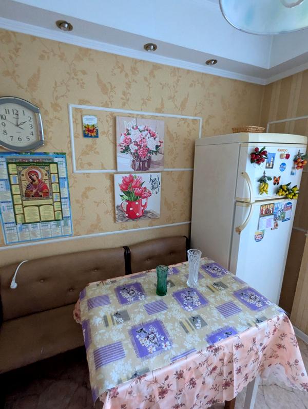 Spacious 2-Room Apartment in Bereznyaky, Left Bank, Dniprovskyi District