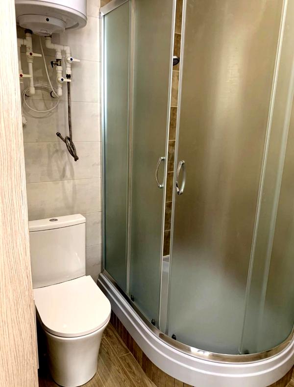 Cozy Studio Apartment near Livoberezhna Metro with Generator