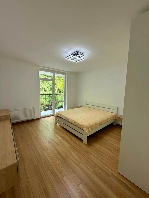 Two-bedroom apartment in new business-class building near Ukraine Stadium