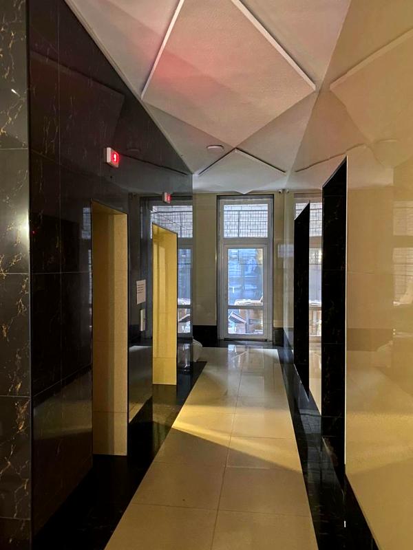 2-Room Apartment in Residential Complex on Lyvarna Street