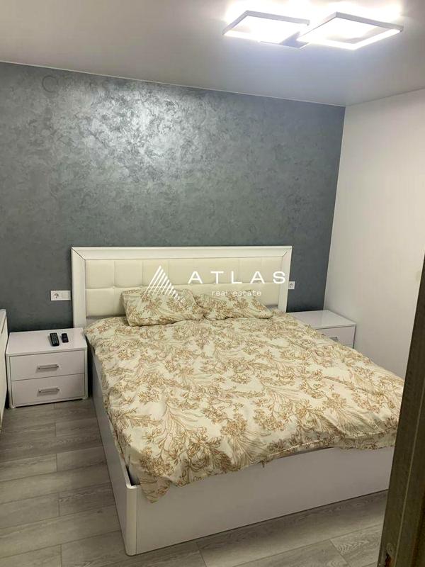 1-bedroom apartment in new building with modern renovation