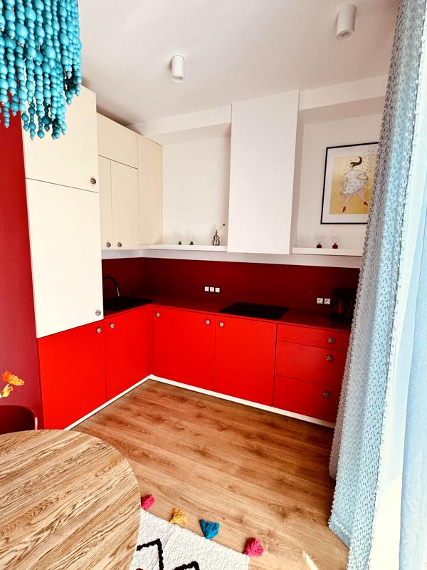 2-Room Apartment Near City Center with Spacious Rooms