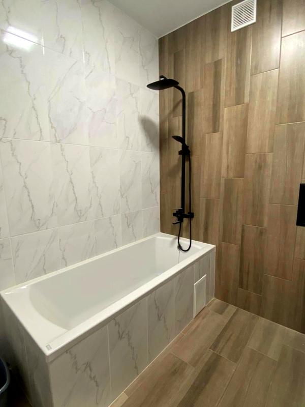 Bright and Spacious One-Bedroom Apartment with New Renovation in Ivano-Frankivsk
