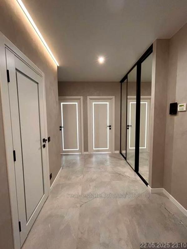 Modern Furnished Apartment with Parking and Convenient Location