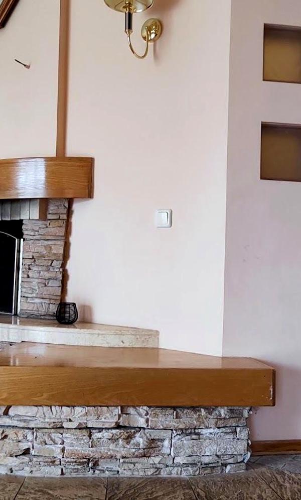 Spacious Kiev Center Apartment near Mariinsky Park with Fireplace