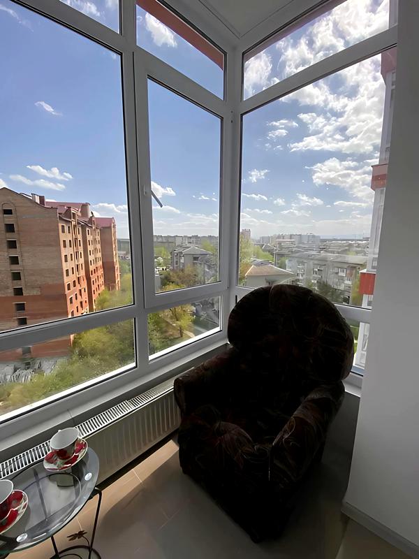 Comfortable One-Bedroom Apartment on Doroshenko Street near Park