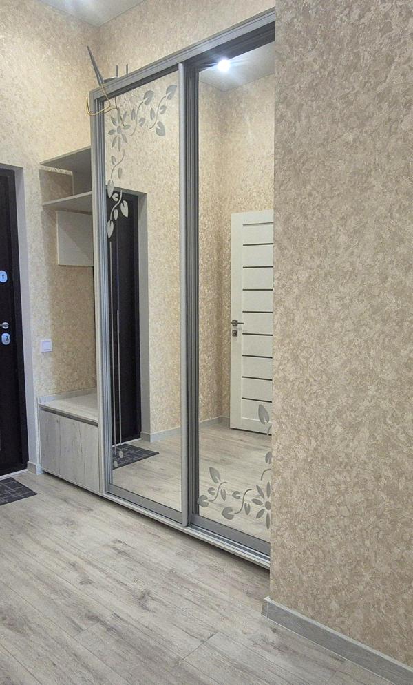 1-Bedroom Apartment near City Center with Fresh Renovation