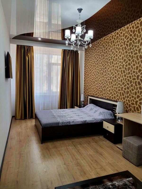 1-Bedroom Apartment in 16 Zhemchuzhina Complex, City View
