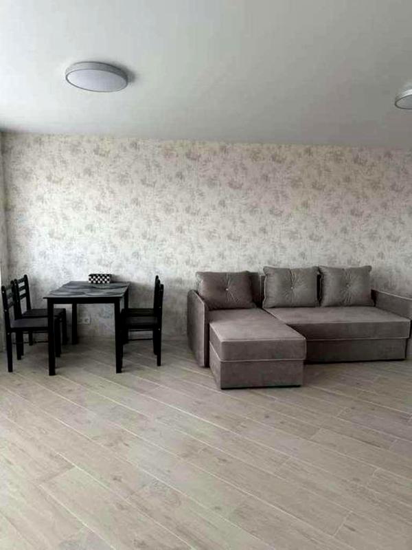 1-Room Studio Apartment near Dorohozychi and Syrets Metro
