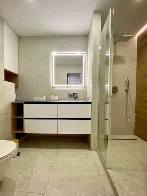 1-Bedroom Apartment in Greenville Park with Designer Renovation