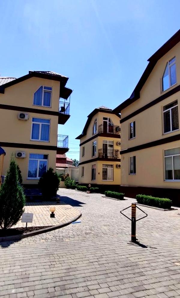 Cozy 1-bedroom apartment in closed residential complex near the sea
