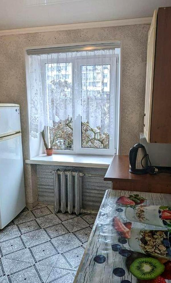 2-Room Apartment in Zaliznychnyi District, Convenient Location
