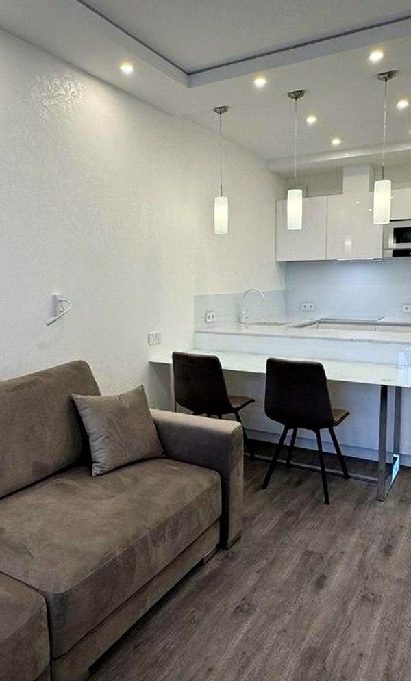 Modern 1-Bedroom Apartment in Whitelines Residential Complex