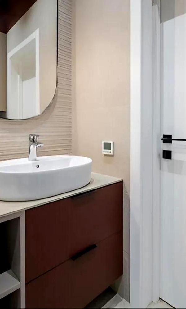 2-Bedroom Designer Apartment in City Center with Terrace