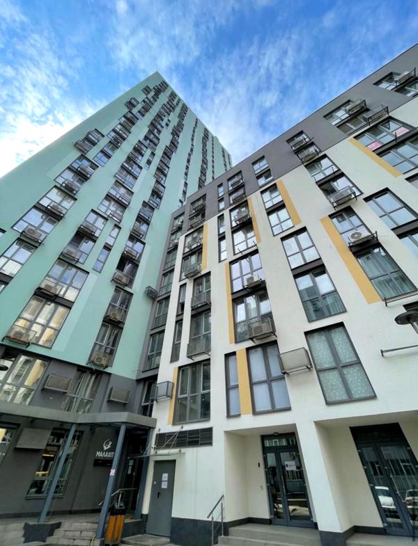 3-Room Apartment in Malakhit Complex with Modern Design and Comfort