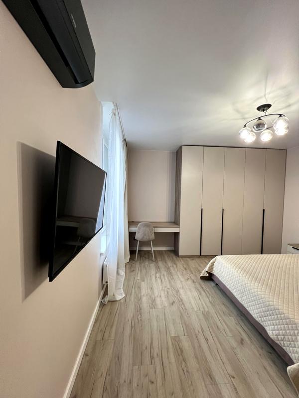 Modern Apartment in Seven Complex with Designer Interior