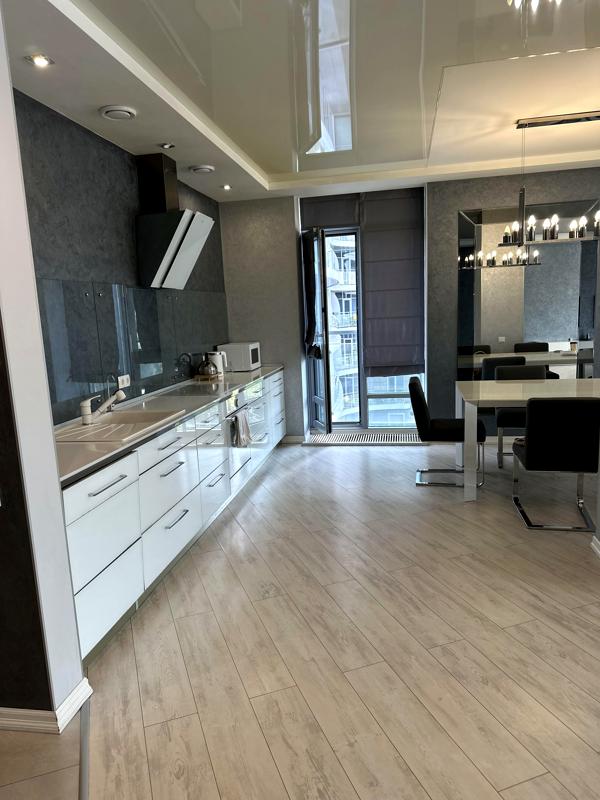 Spacious 3-Bedroom Apartment with Lake View in Riviera Riverside Complex