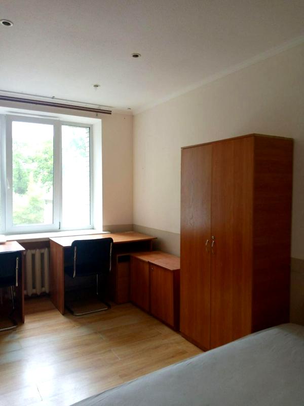 Comfortable 4-Room Apartment near Shuliavska Metro