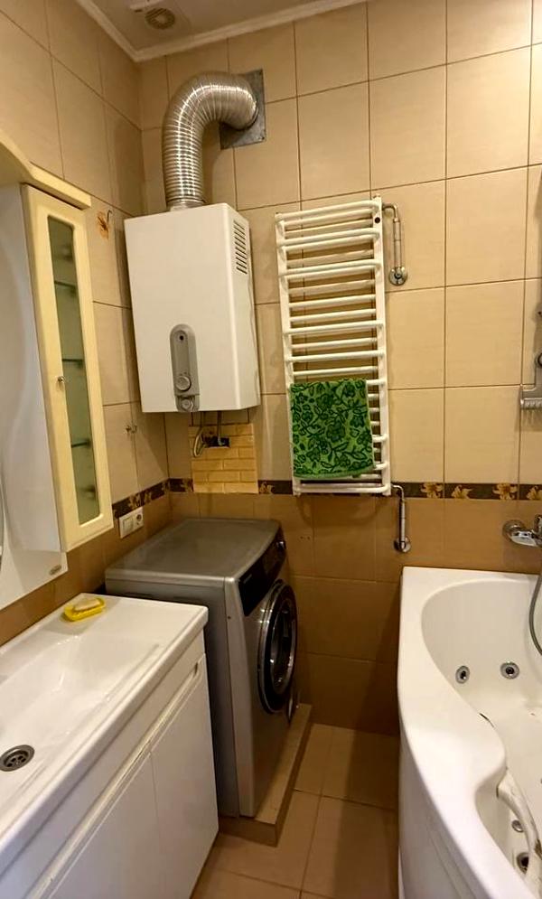 Spacious 2-room apartment in Podilskyi district, Vitryani Hory