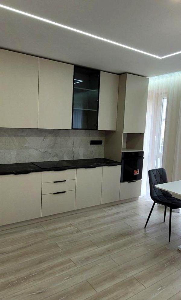 2-Room Apartment in West Towers - Sunny and Warm with Great View