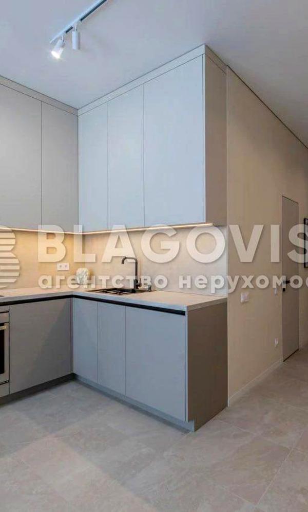 Stylish Apartment with Panoramic Windows and Separate Bedroom