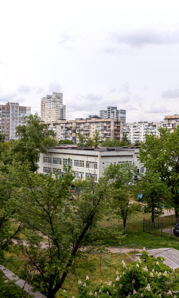 2-Room Apartment in Obolonsky District with Modern Amenities