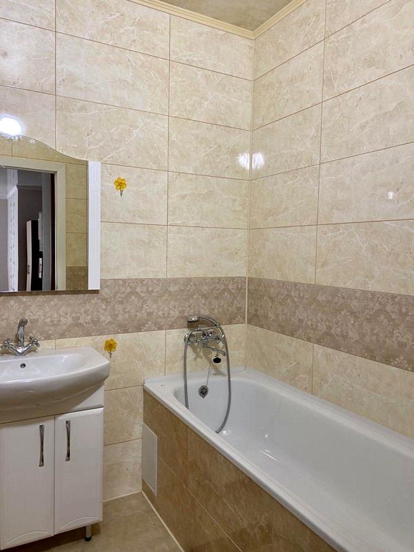 2-Room Apartment in Prestigious Prestige Hall Complex, Podil Area, Near Kontraktova Square