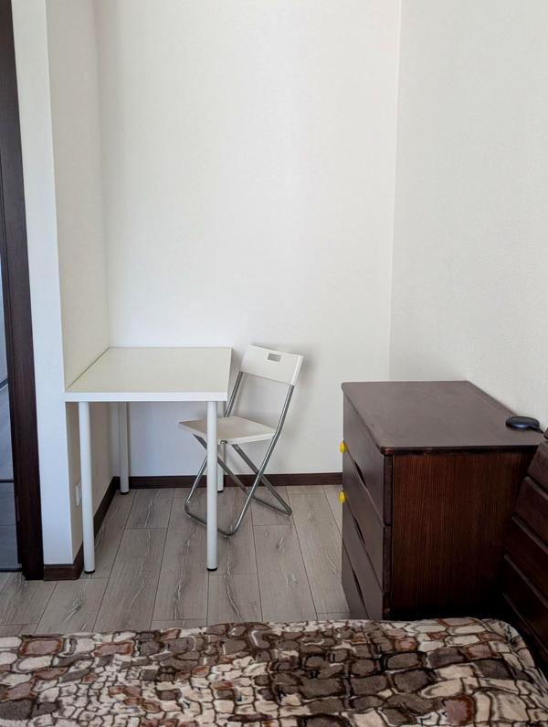 3-Room Apartment near Nauki Prospect with Modern Amenities