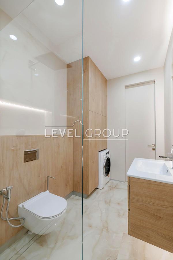 Spacious 1-Bedroom Apartment in Kyiv Center, Near Pechersk Metro