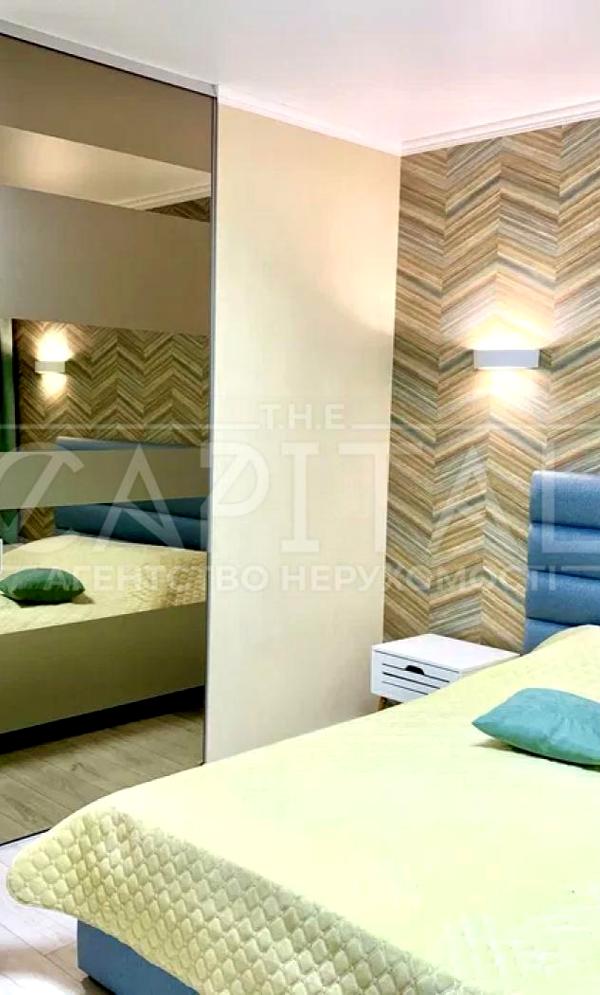 3-Bedroom Apartment in Novomostytskyi Complex with Designer Renovation