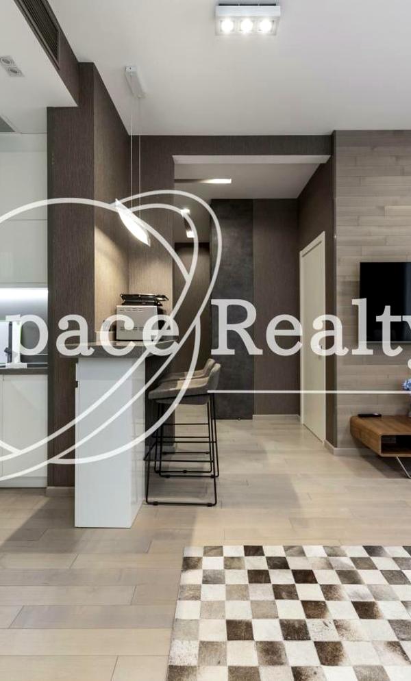 Bright 3-Room Apartment in Novopecherski Lipki Complex, Kyiv