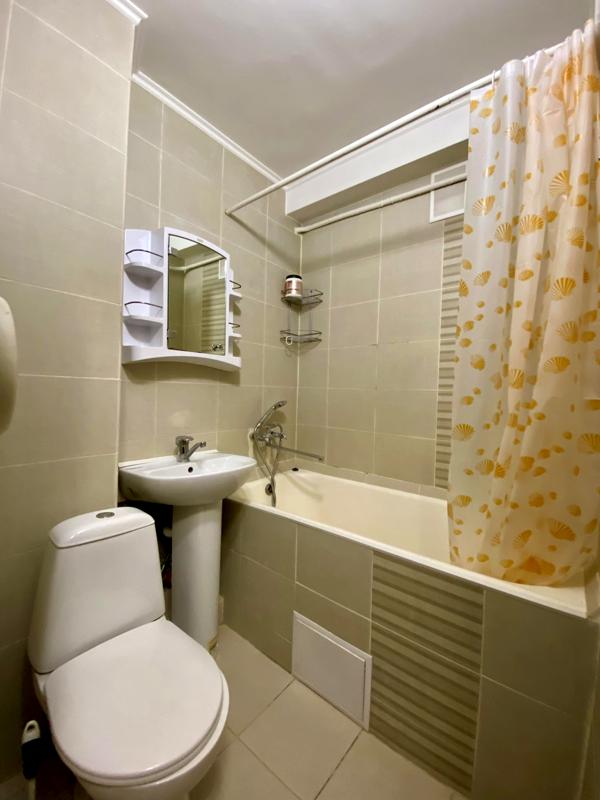 2-Room Apartment in Dniprovskyi District, Convenient Location