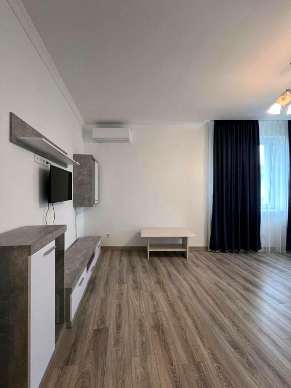 Spacious 2-Room Apartment in Club-Type Building