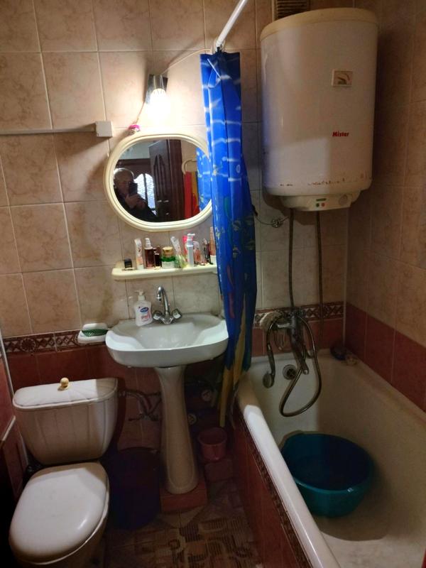 Room for Rent in 4-Room Apartment on Volodymyra Velykoho Street