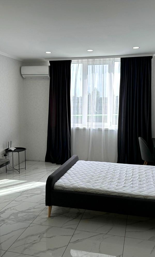 Comfortable Apartment Near Boryspilska Metro with Amenities