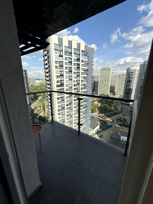 Modern Compact Apartment in Zaryechnyi Complex